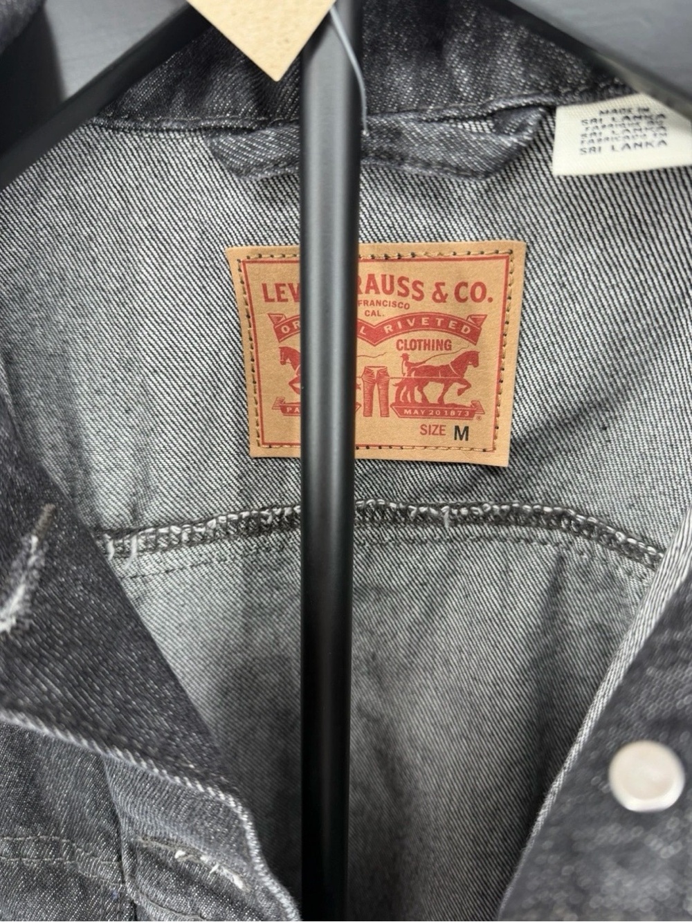Levi's Ex-Boyfriend Fringe Trucker Denim Jacket Women’s Size M NWT - Picture 9 of 16